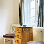 Eilun 10, Strandstrasse *
